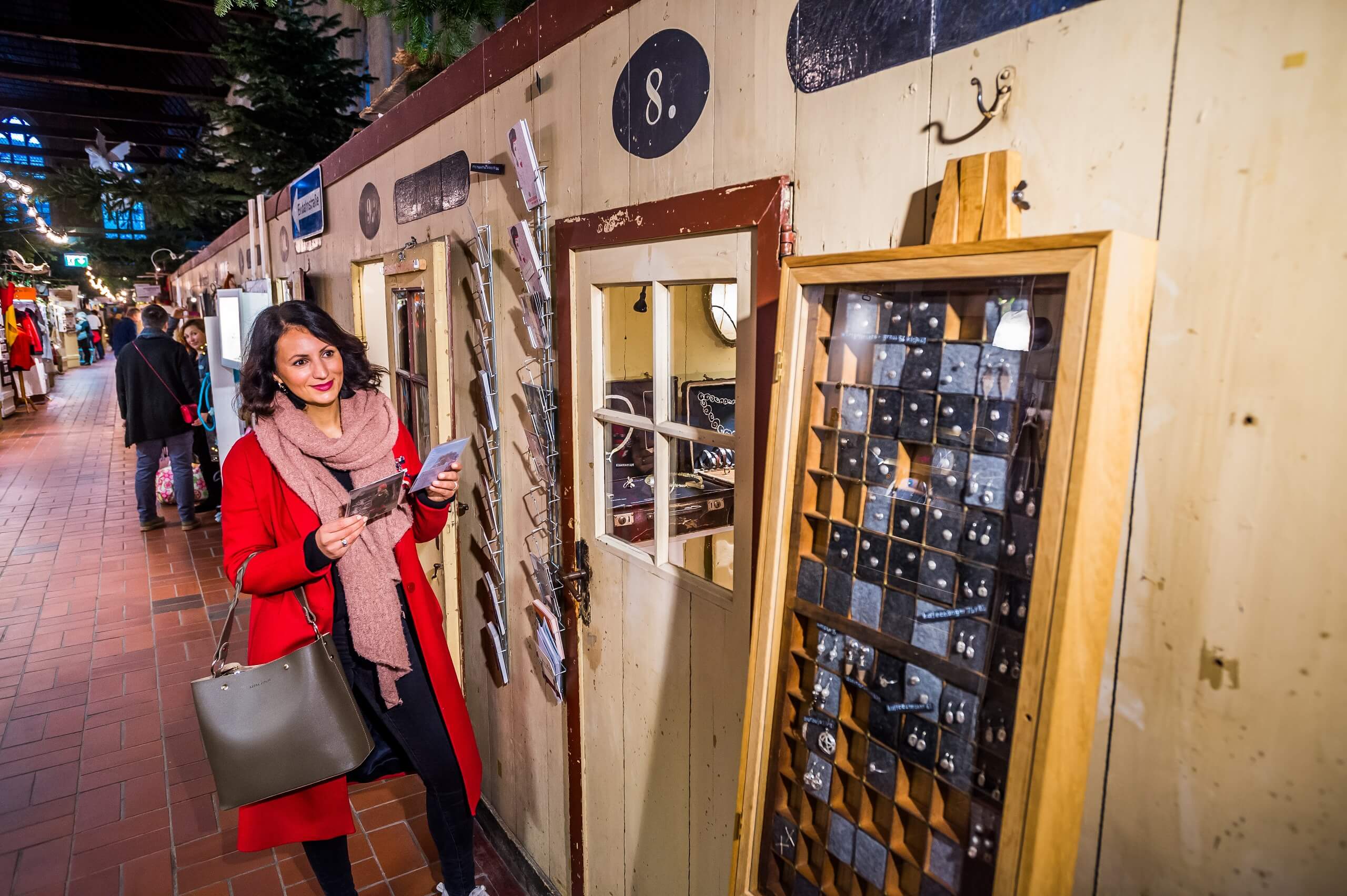 Dekorierte Kabäuschen auf dem Kunsthandwerkermarkt im Heiligen-Geist-Hospital