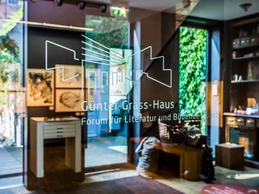 Eingang vom Guenter Grass Haus in Lübeck