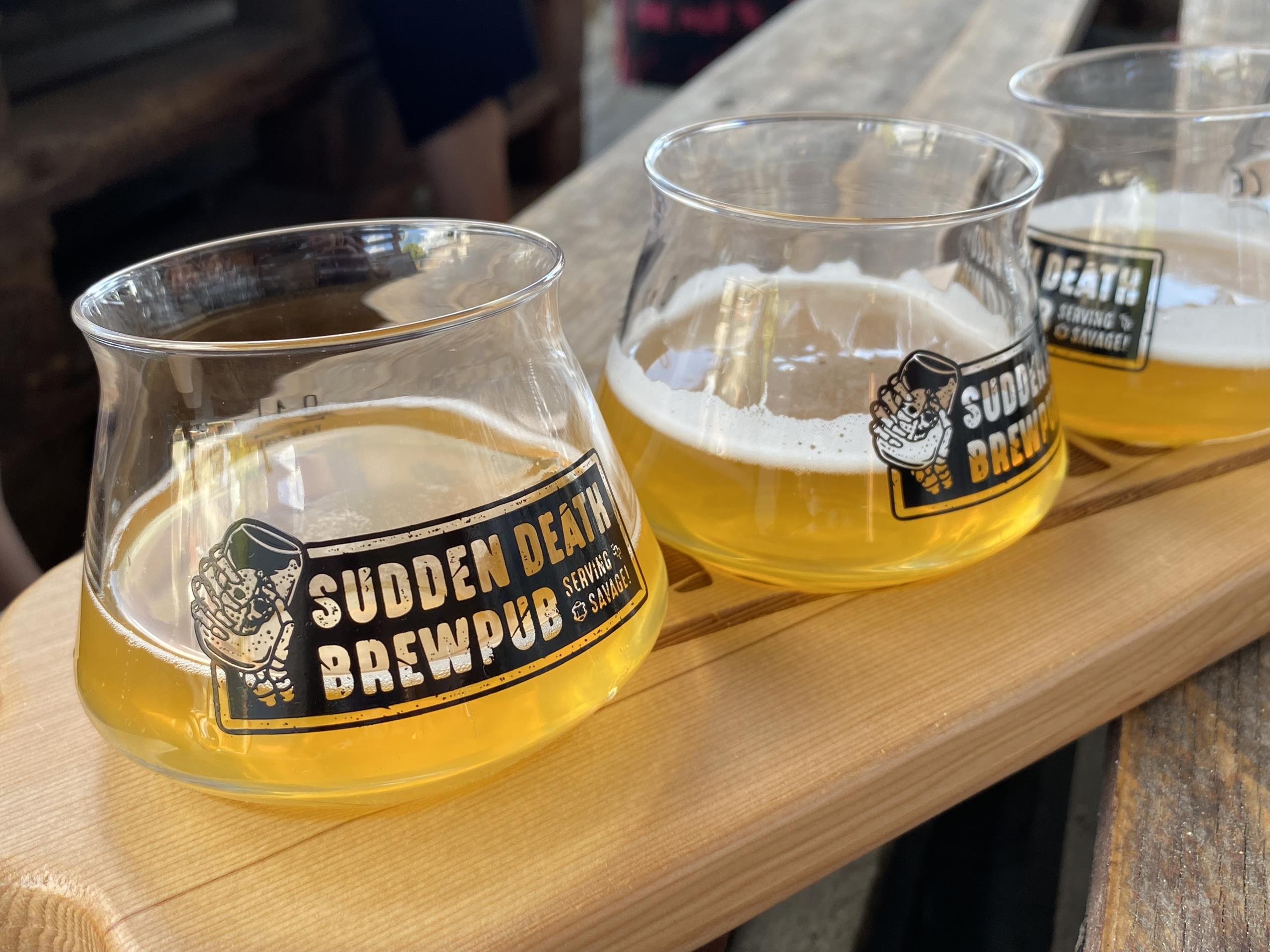 Gläser bei Sudden Death Brewing